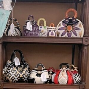 Set of 5 cookie jars.